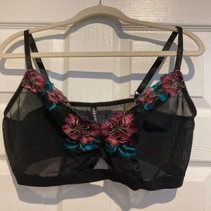 Torrid Bralette Size 2x - Lace detailing